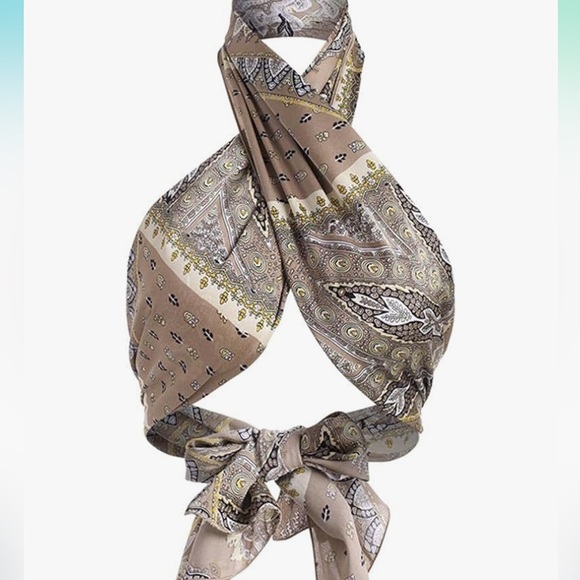 Paisley Print halter wrap crop - Picture 1 of 6